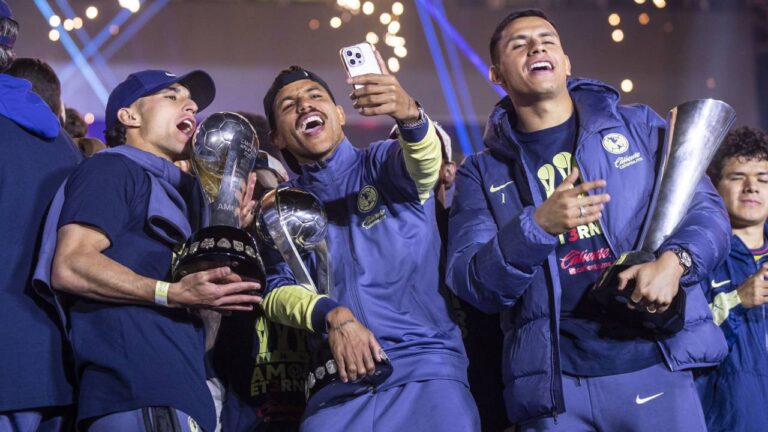 Foto: Celebración del campeonato con su afición| Mexsport
