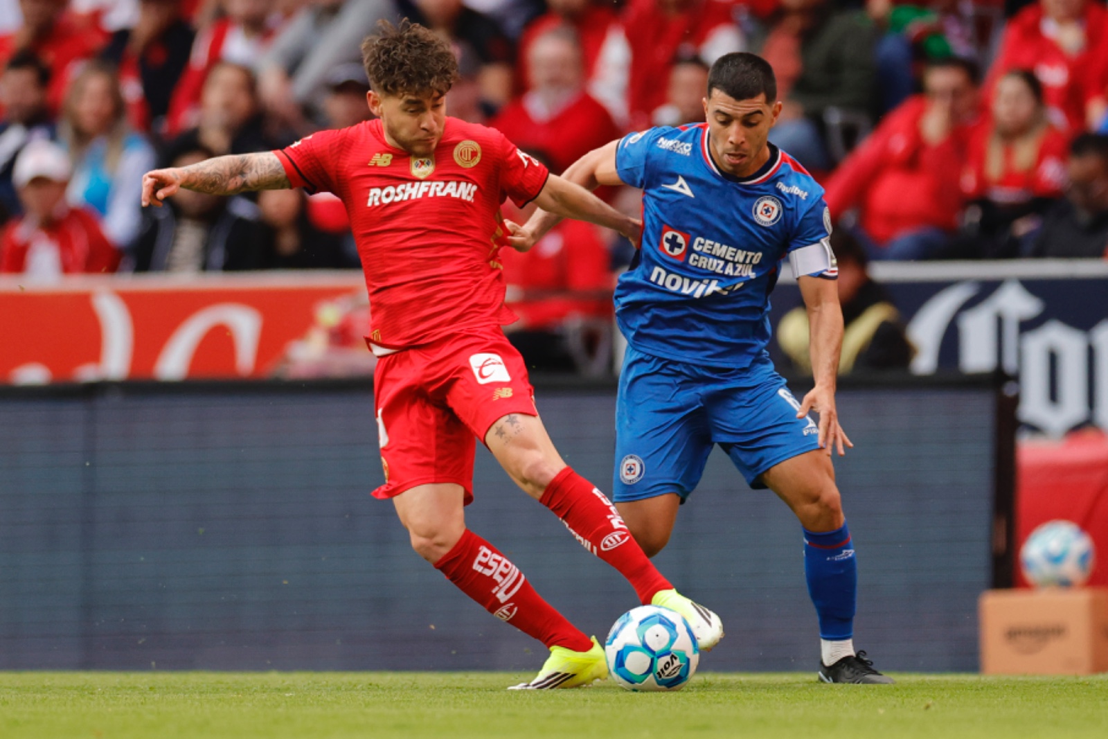 Cruz Azul y Toluca dividen unidades en el Nemesio Díez