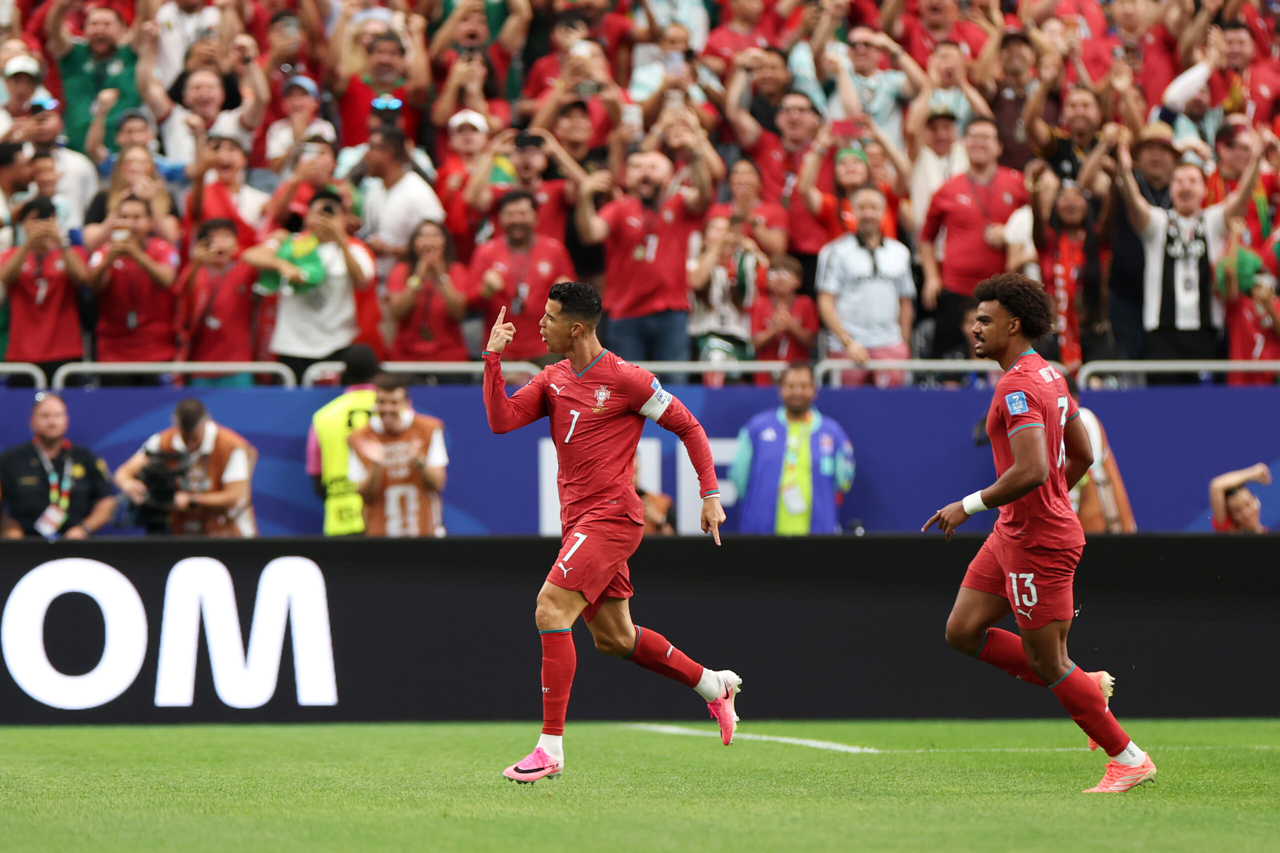 Cristiano Ronaldo vs Uzbekistán